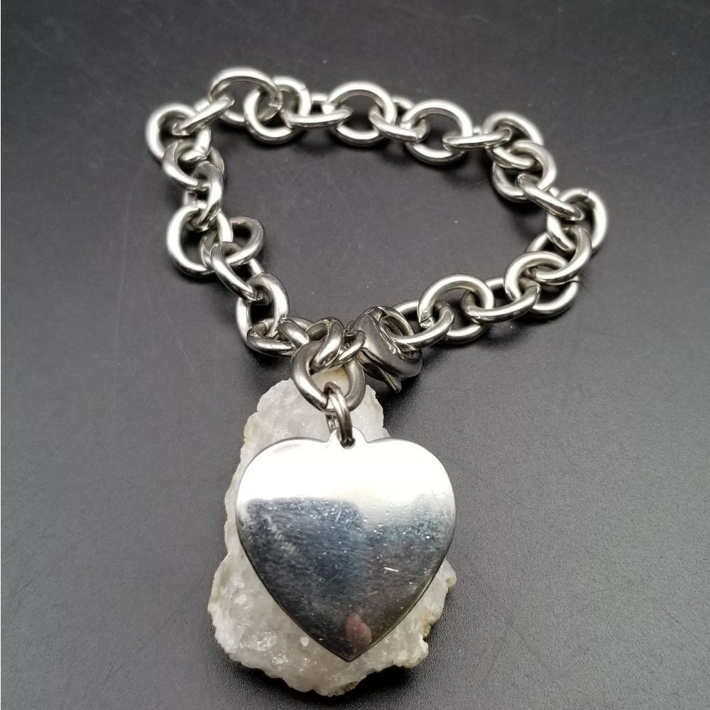 Silver heart charm bracelet classic elegant ladies jewelry B235